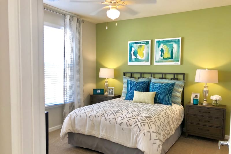 Well lit bedroom at Level at 401 in Raleigh, North Carolina