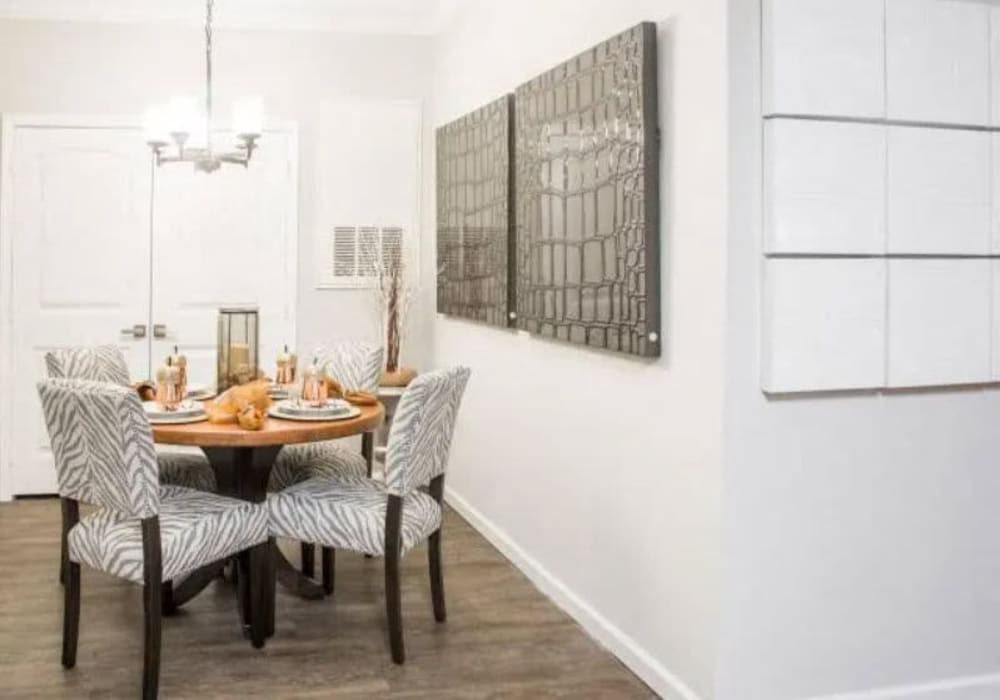 Round dinning room table at Arrington Ridge in Round Rock, Texas