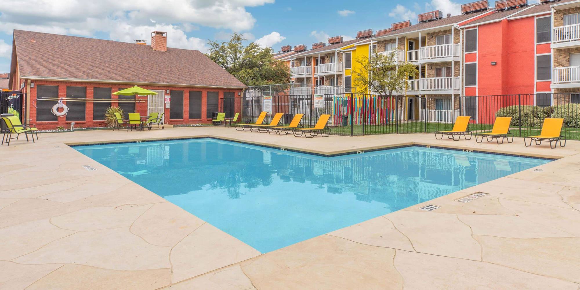 Swimming pool at Mireya in Dallas, Texas