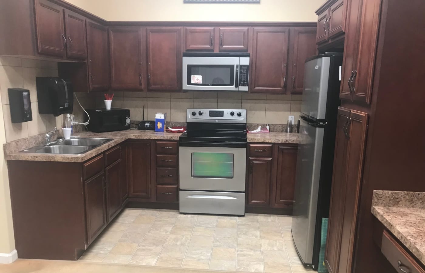 Fully equipped kitchen at Arcadian Cove in Richmond, Kentucky.