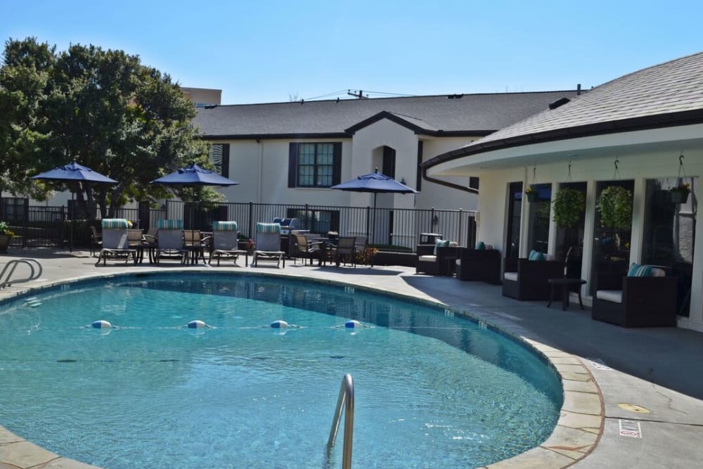 sparkling pool at The Fountains of Preston Hollow in Dallas, Texas