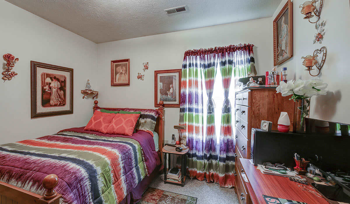 Bedroom at Stoney Ridge Homes in Cadiz, Ohio