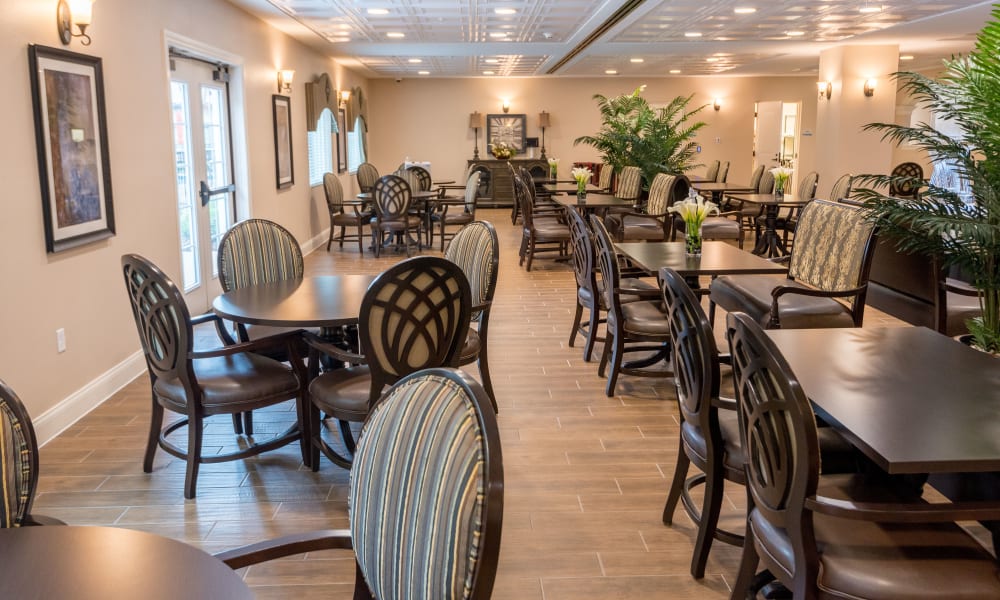 Resident dining room at Inspired Living Sugar Land in Sugar Land, Texas. 