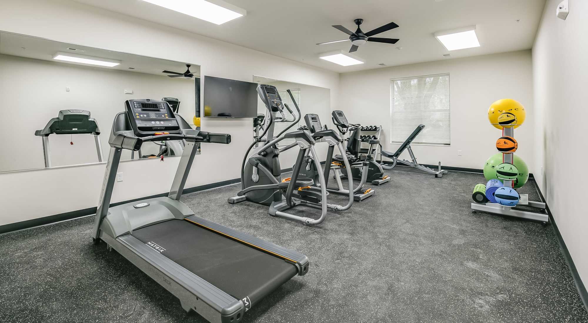 Amenities | Eva Manor in Pleasant Prairie, Wisconsin