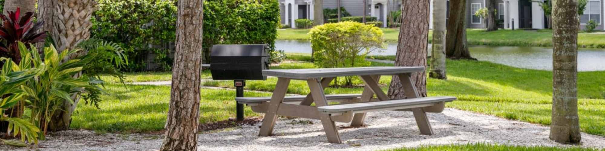 Apply | Woodmere Apartments of Venice in Venice, Florida