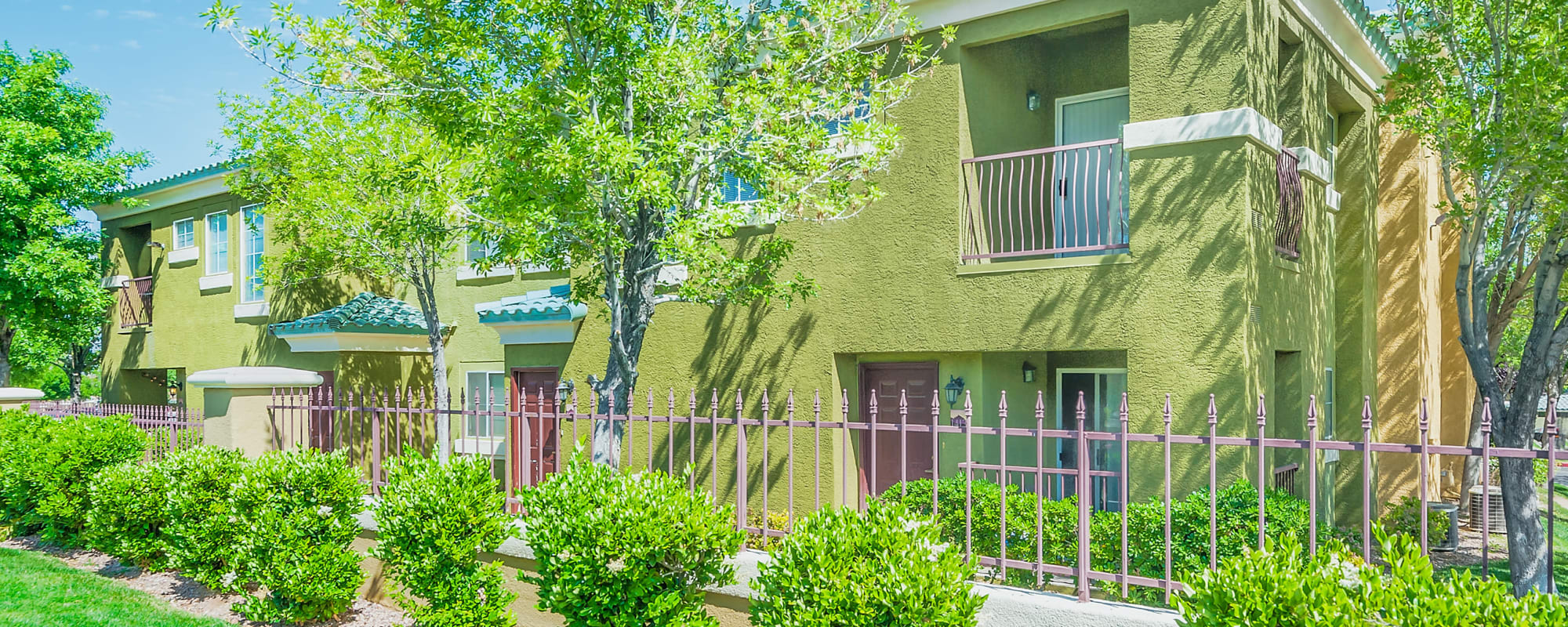 Neighborhood of Arroyo Grande Apartments in Henderson, Nevada