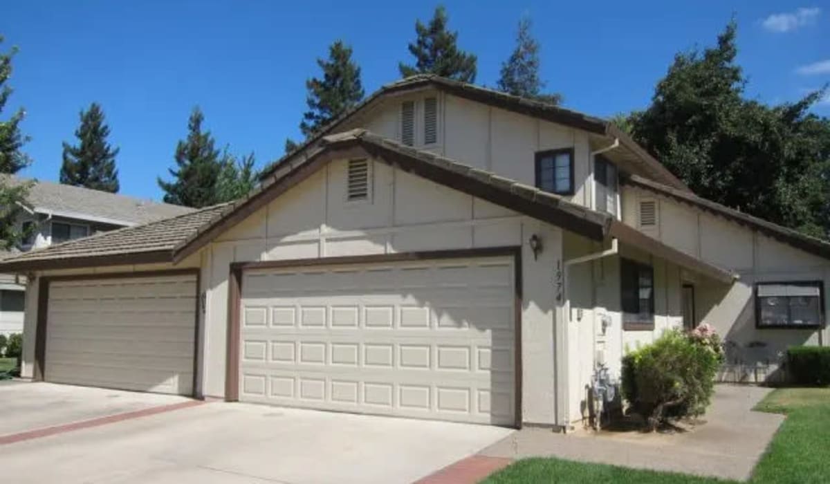 Model home with a garage at Lakeshore Meadows & Gardens in Lodi, California