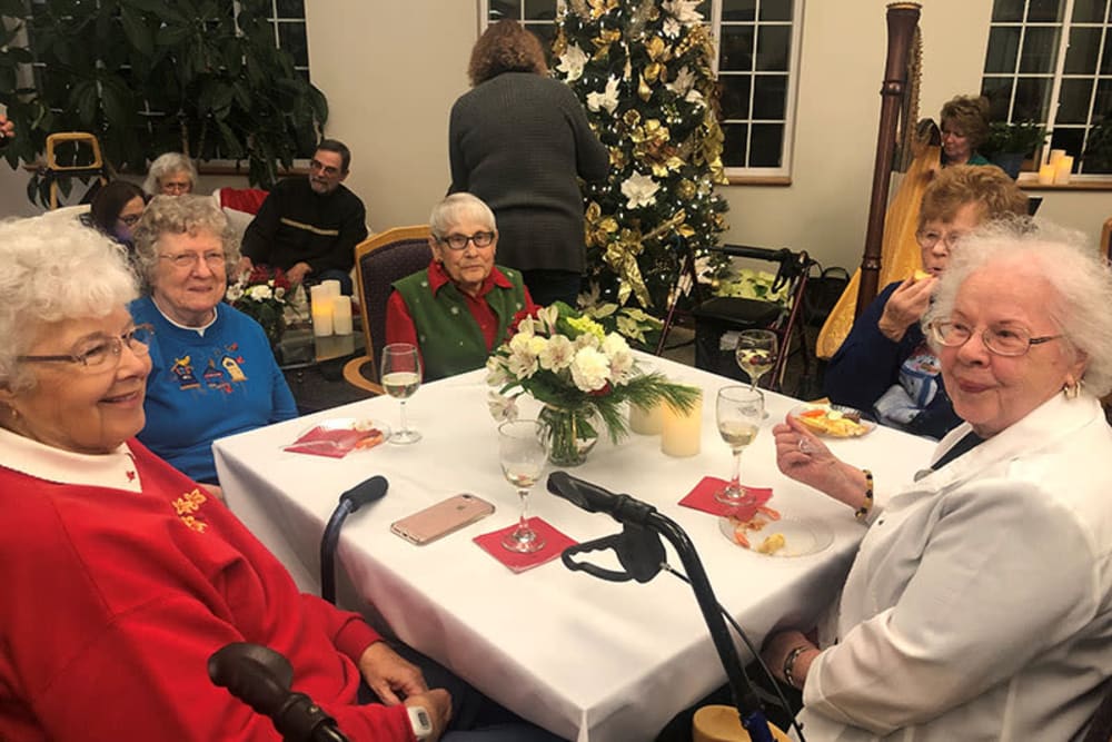 Residents eating a holiday meal at Glenwood Place in Marshalltown, Iowa.