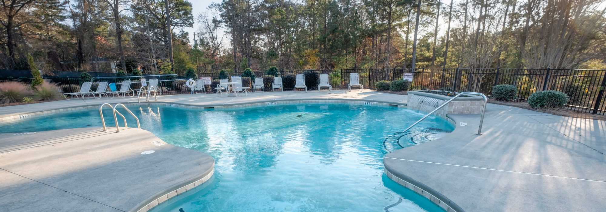 Amenities at Crystal Lake & Kingsley Apartments and Townhomes in Fayetteville, North Carolina