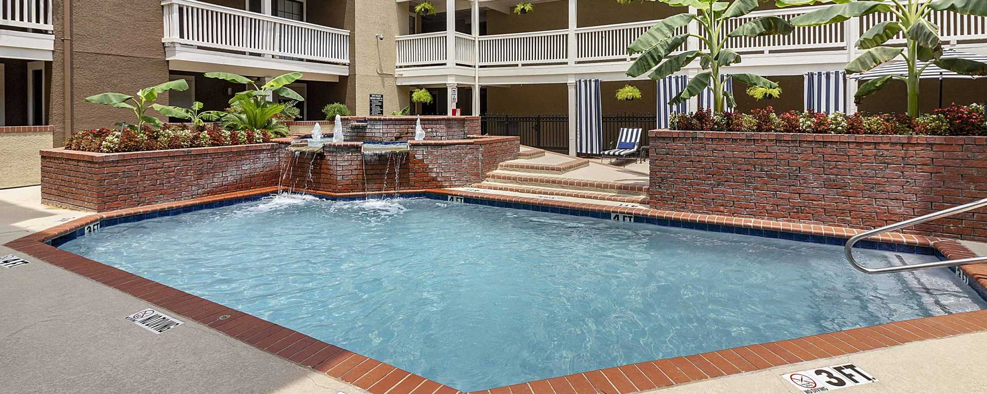 Modern apartments at Lincoln Court Apartments in Dallas,Texas