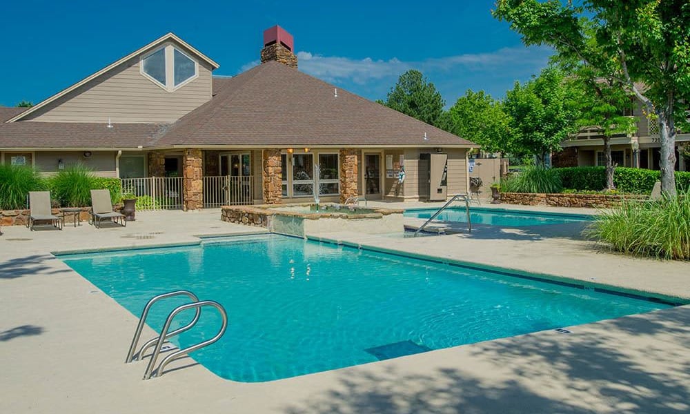 Pool at Chardonnay in Tulsa, Oklahoma
