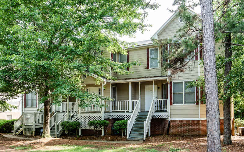 triplex apartment building at Highland Park in Athens, Georgia