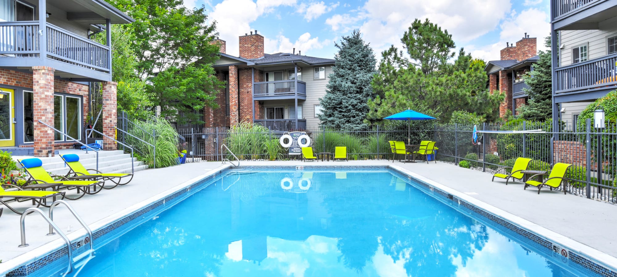 Arapahoe Club Apartments in Denver, Colorado