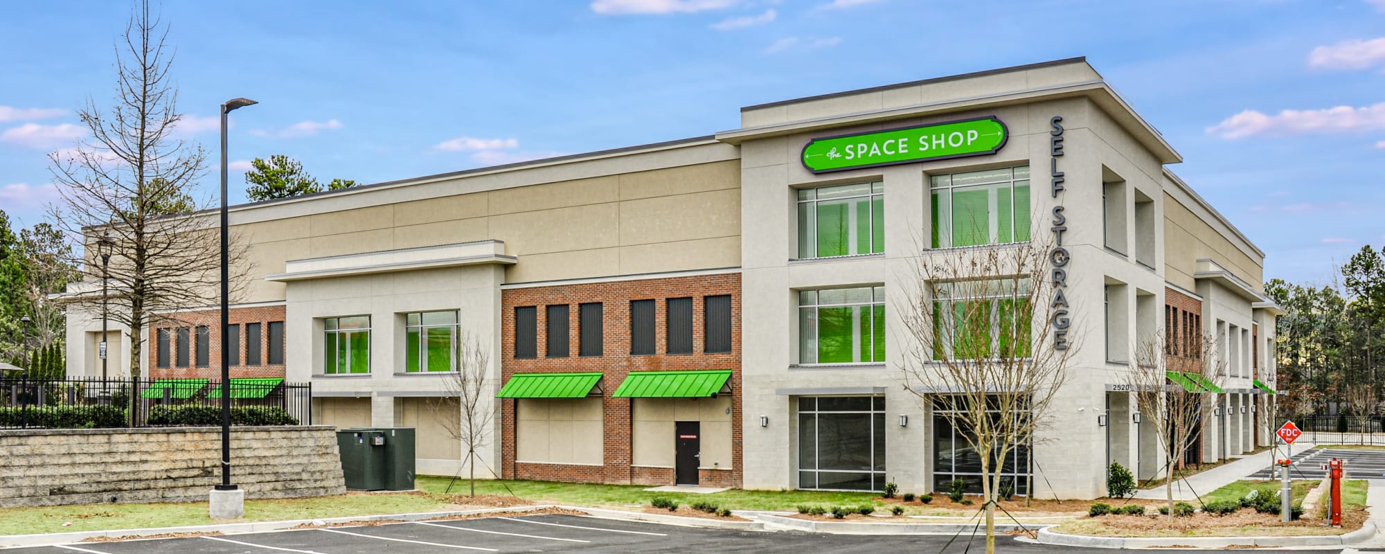 Front of building at Space Shop Self Storage in Smyrna, Georgia