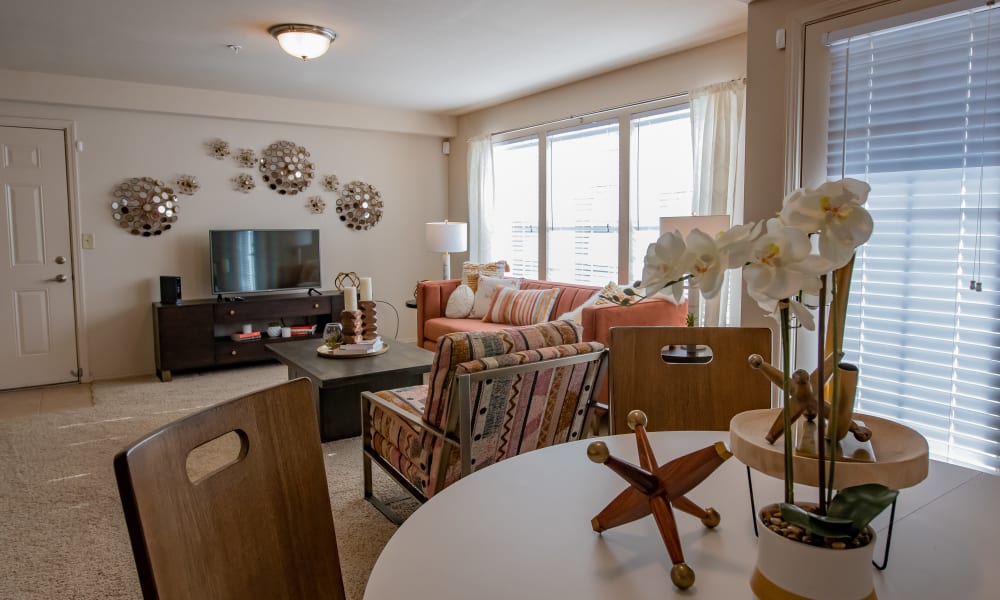Dining room at Nickel Creek Apartments in Tulsa, Oklahoma