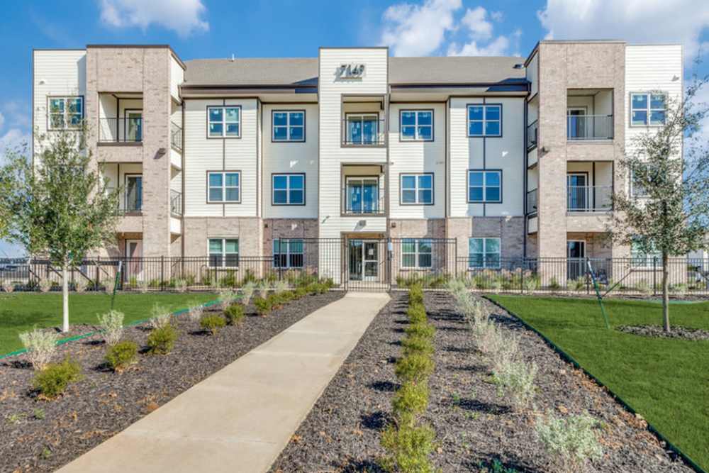 Exterior shot of the apartments at The Trail Lakes in Fort Worth, Texas