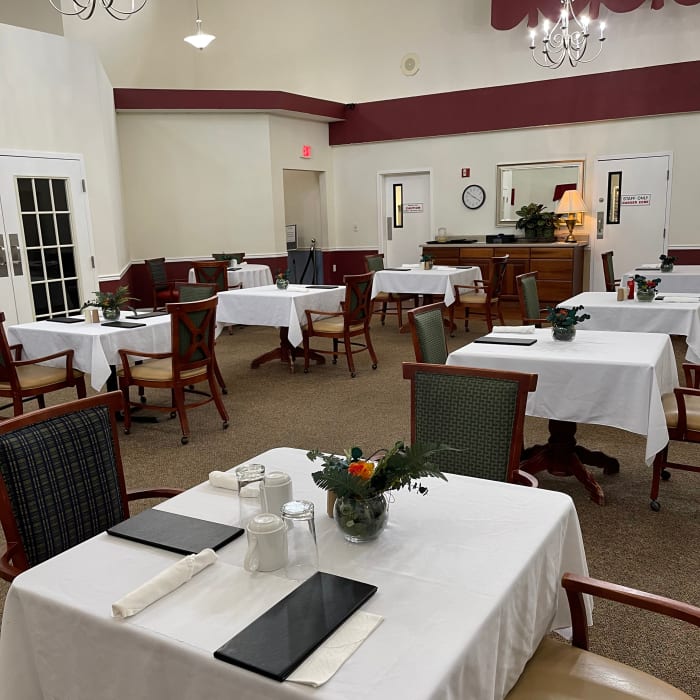 Dining area at Cloudberry Lodge at Brandon in Brandon, Florida