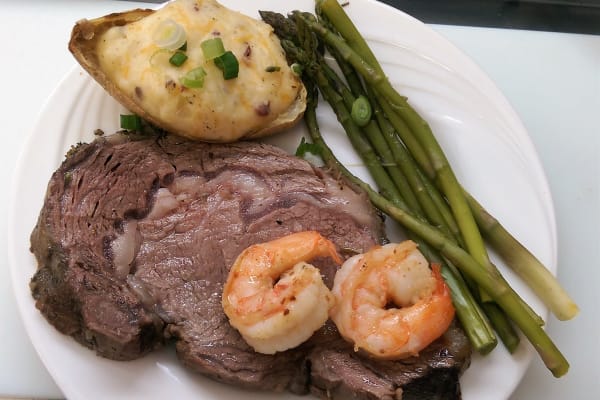 Contact us to learn more about our dining at HeatherWood Assisted Living & Memory Care
