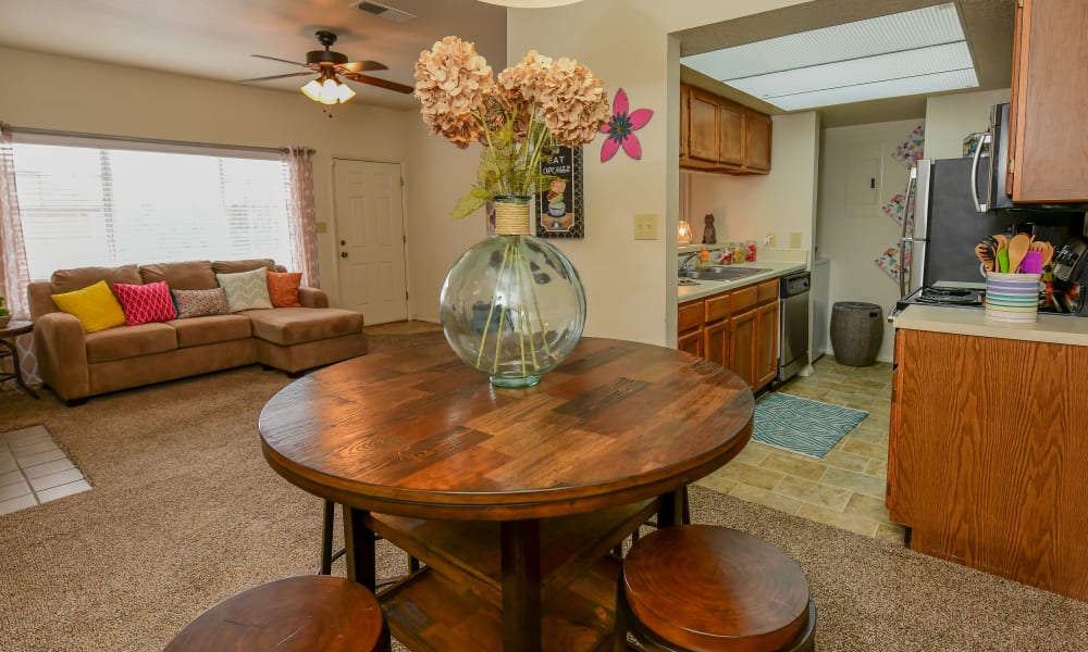 Dining room at Sheridan Pond in Tulsa, Oklahoma