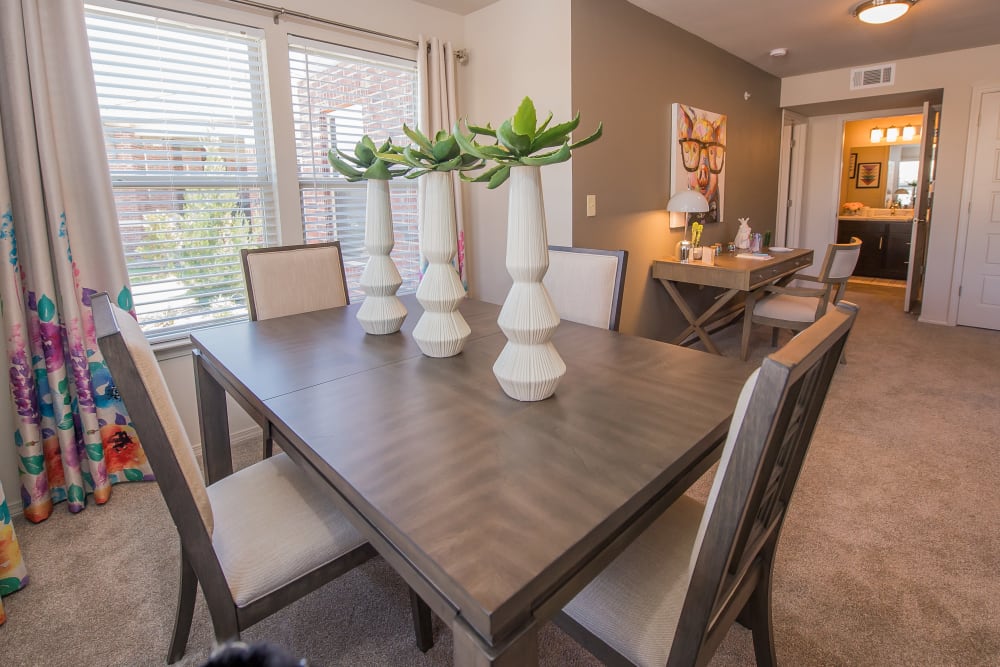 Beautiful dining room at Icon at Hewitt in Hewitt, Texas