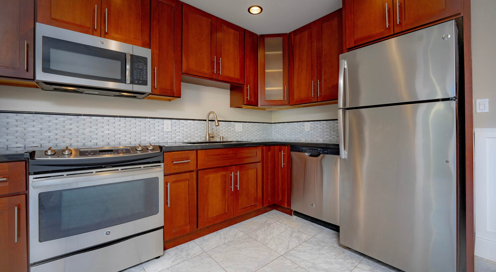 35 Tam luxury apartments in San Anselmo, California