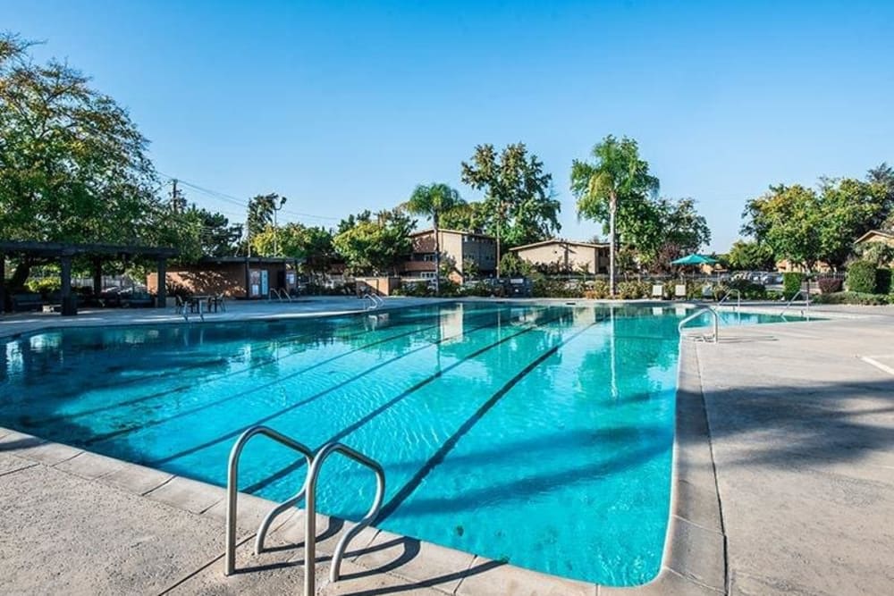 Large swimming pool at The Eleven Hundred in Sacramento, California