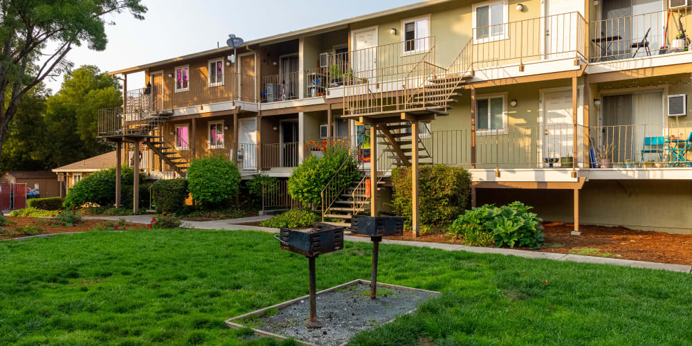 Grills outside of Alderwood Park Apartments in Livermore, California