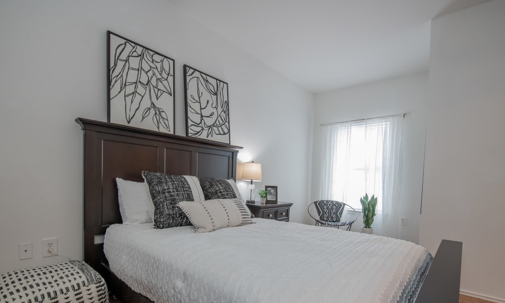 Bedroom at The Pointe of Ridgeland in Ridgeland, Mississippi