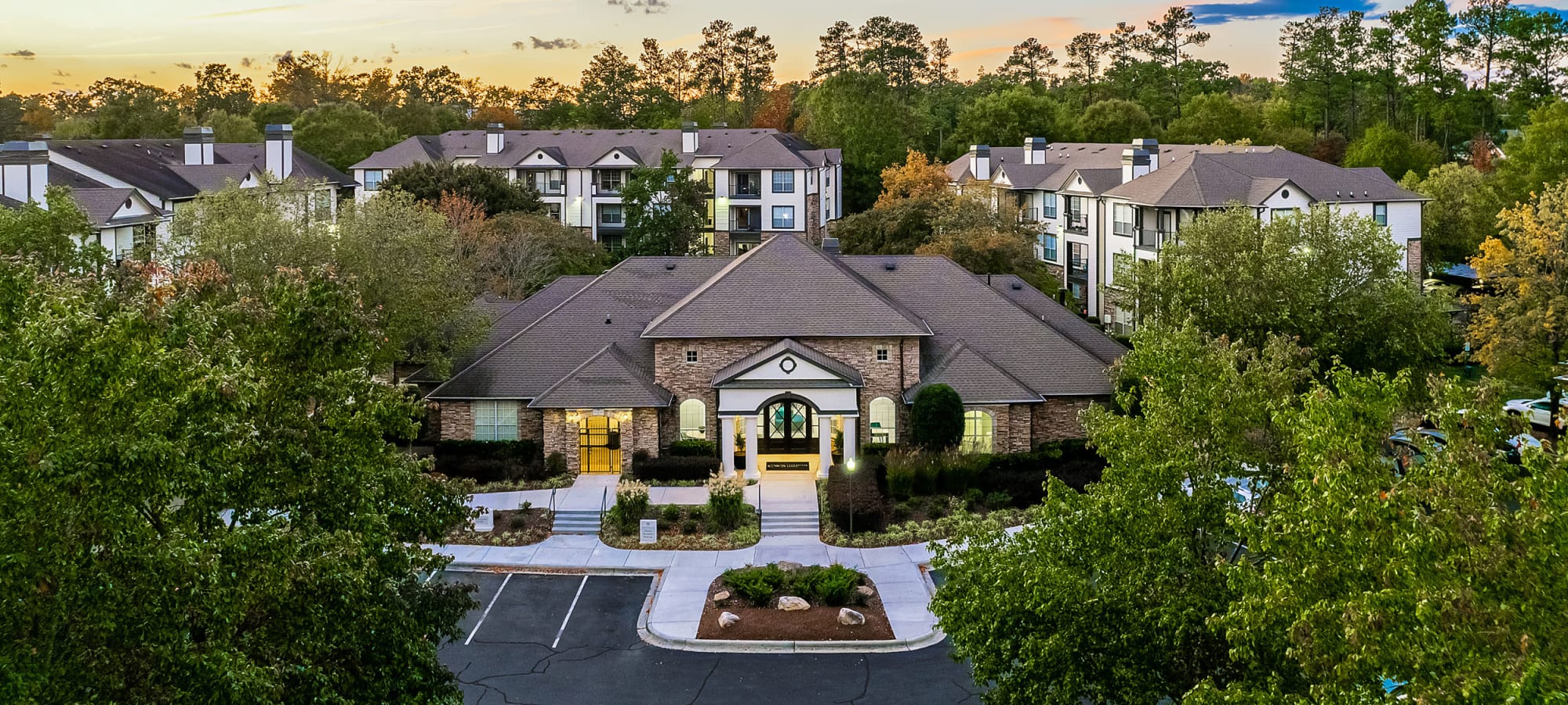 Gallery of photos for Marquis at Carmel Commons in Charlotte, North Carolina