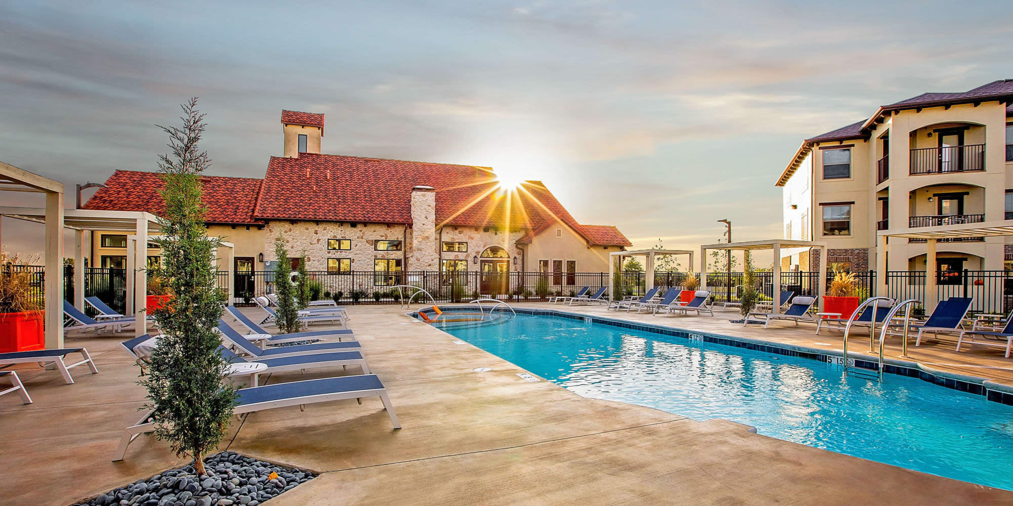 Amenities at Palisades at Pleasant Crossing in Rogers, Arkansas