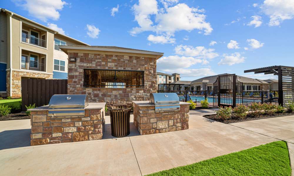 Outdoor Barbecues at Brook Hollow in Wichita Falls, Texas
