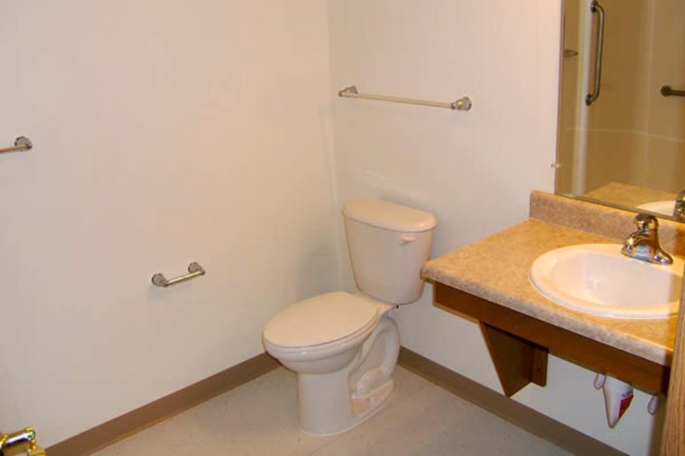 Apartment home bathroom at Ardmore Crossing in Chillicothe, Ohio