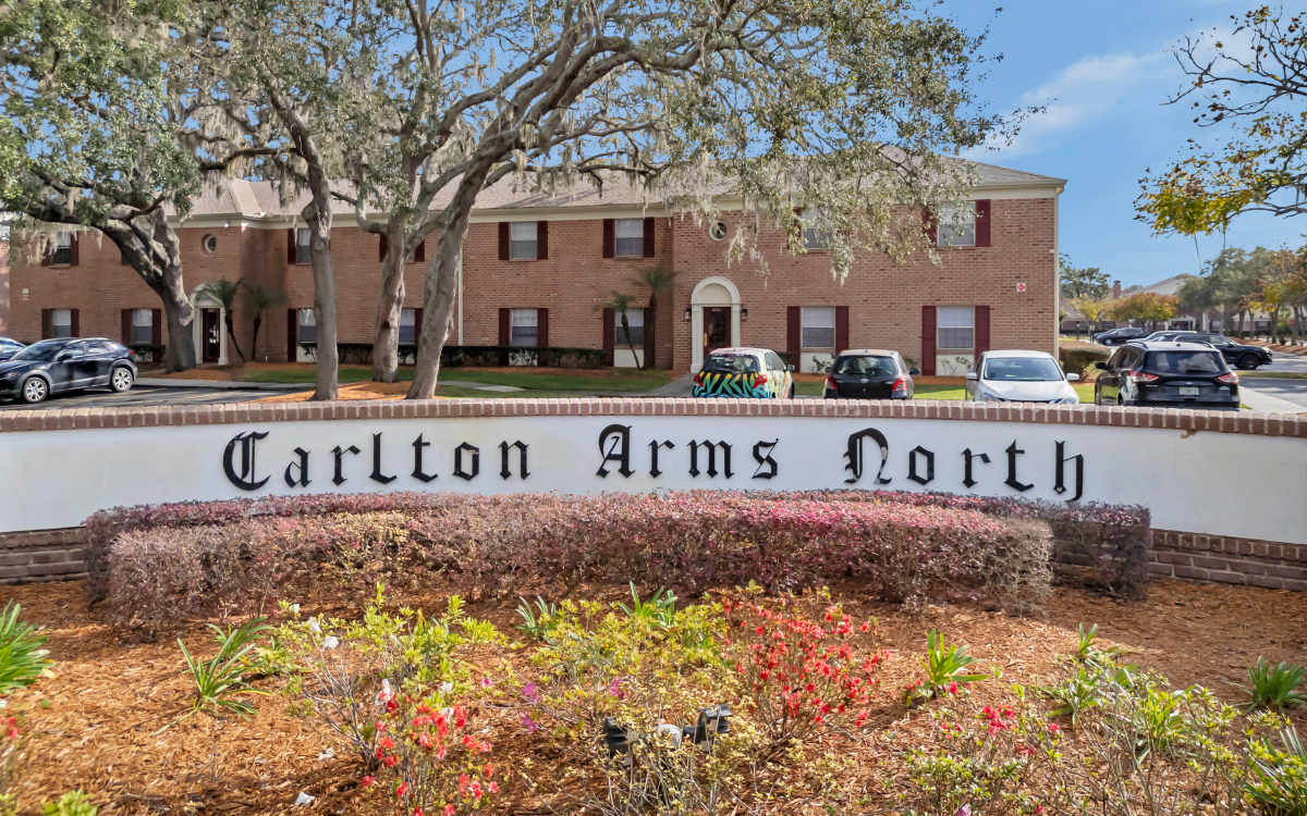 community building exterior view at Carlton Arms North in Tampa, Florida
