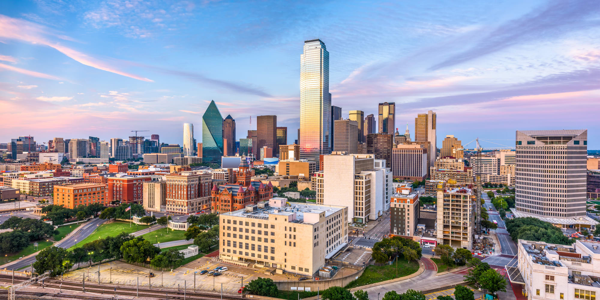 Neighborhood | Villas del Tesoro in Dallas, Texas