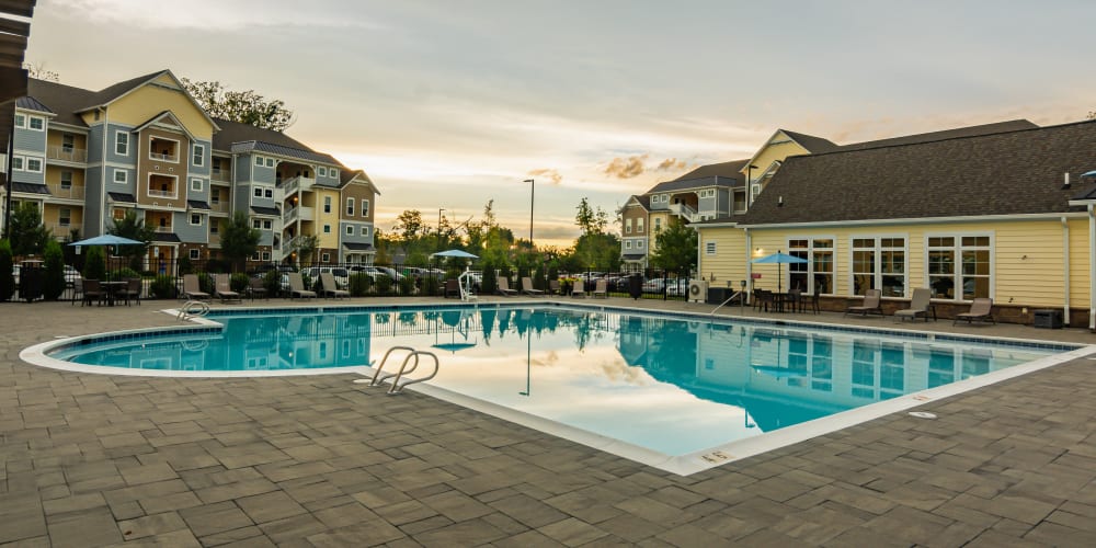 Outdoor swimming pool at golden hour at Glenmoor Oaks in Moseley, Virginia