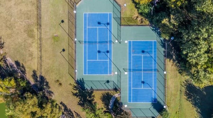 dual tennis courts at Edge at Lakeview in Memphis, Tennessee