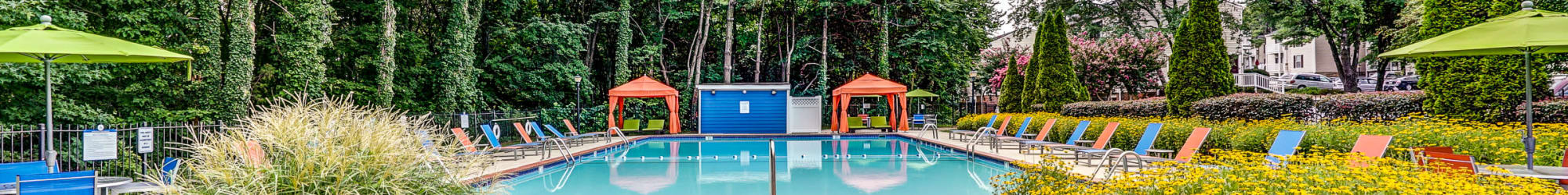 Swiming pool at Aston Ridge Apartments
