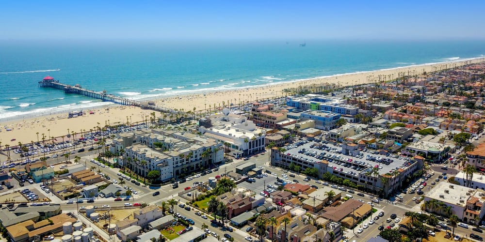 Aerial view of the neighborhood surrounding Pacific Breeze Townhomes in Huntington Beach, California