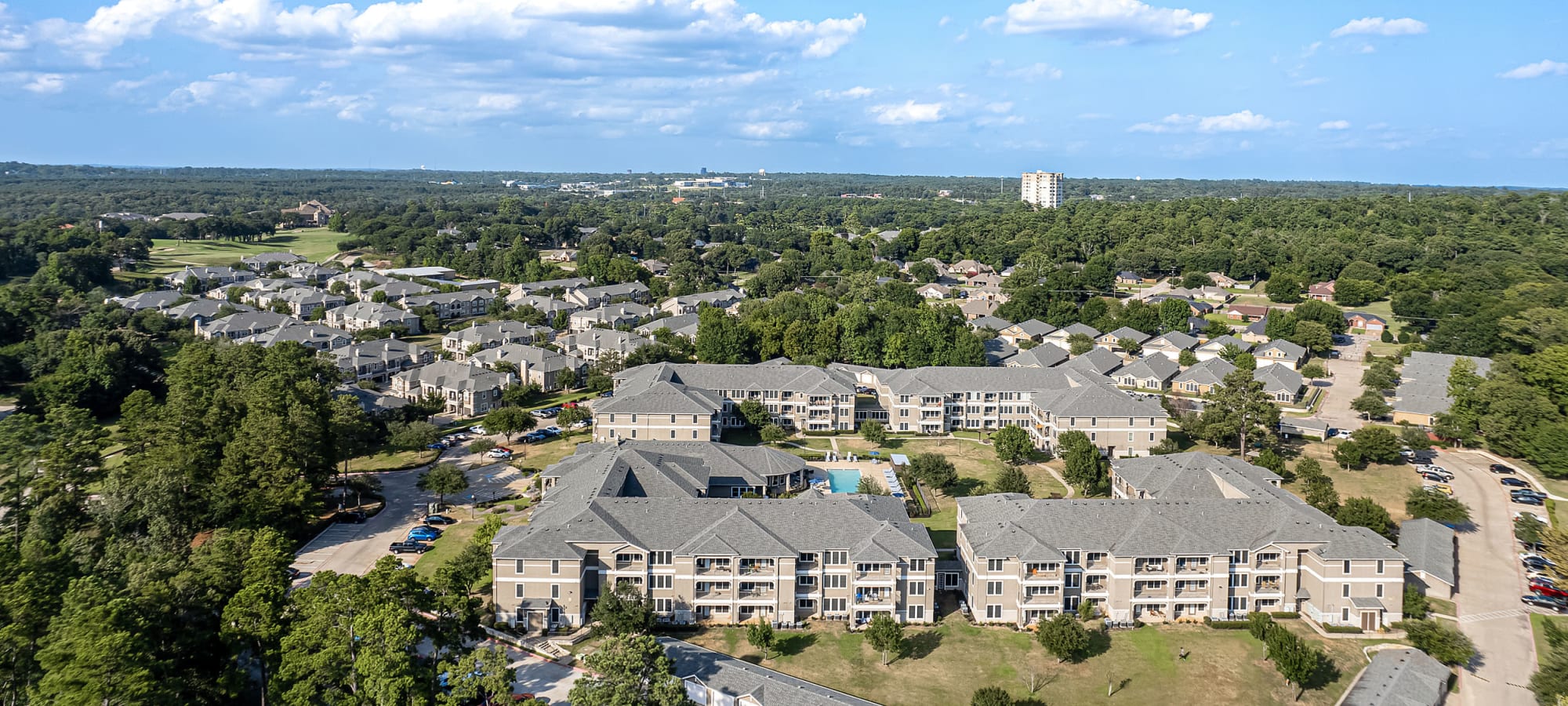 Neighborhood near Marquis at The Cascades in Tyler, Texas