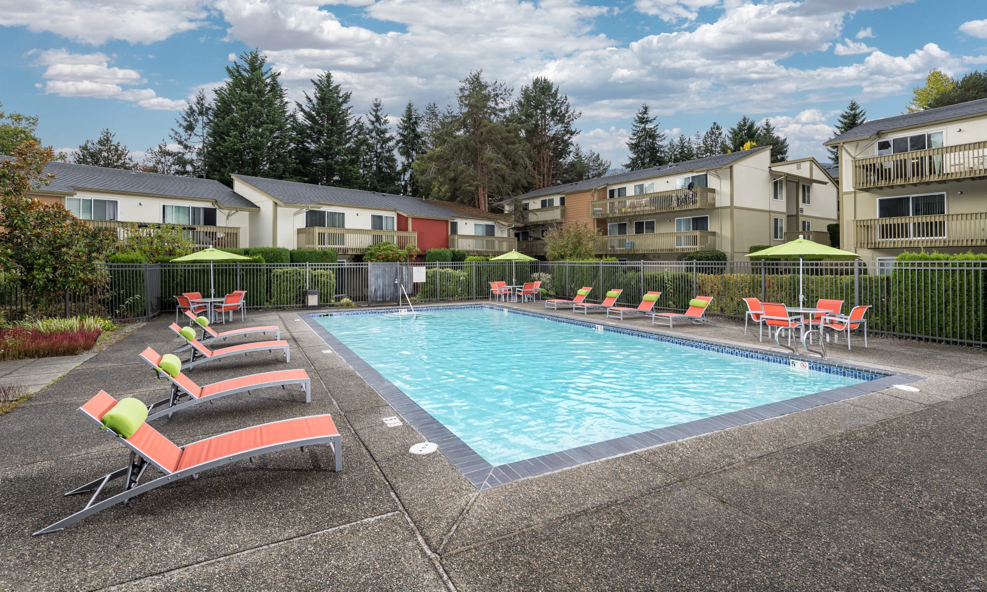 Photos of Edgewood Park Apartments in Bellevue, Washington