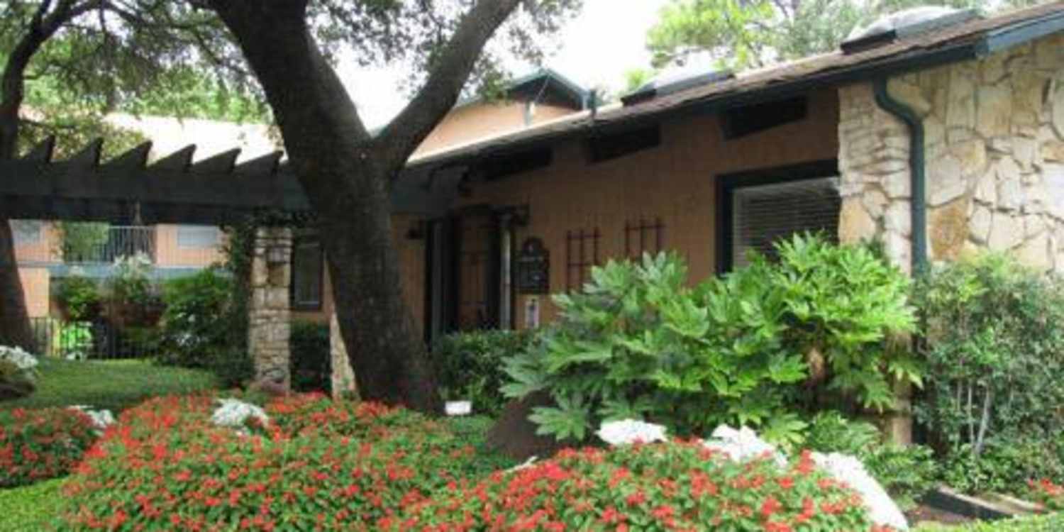 Apartment backyard at Del Prado at Texas Star in Euless, Texas