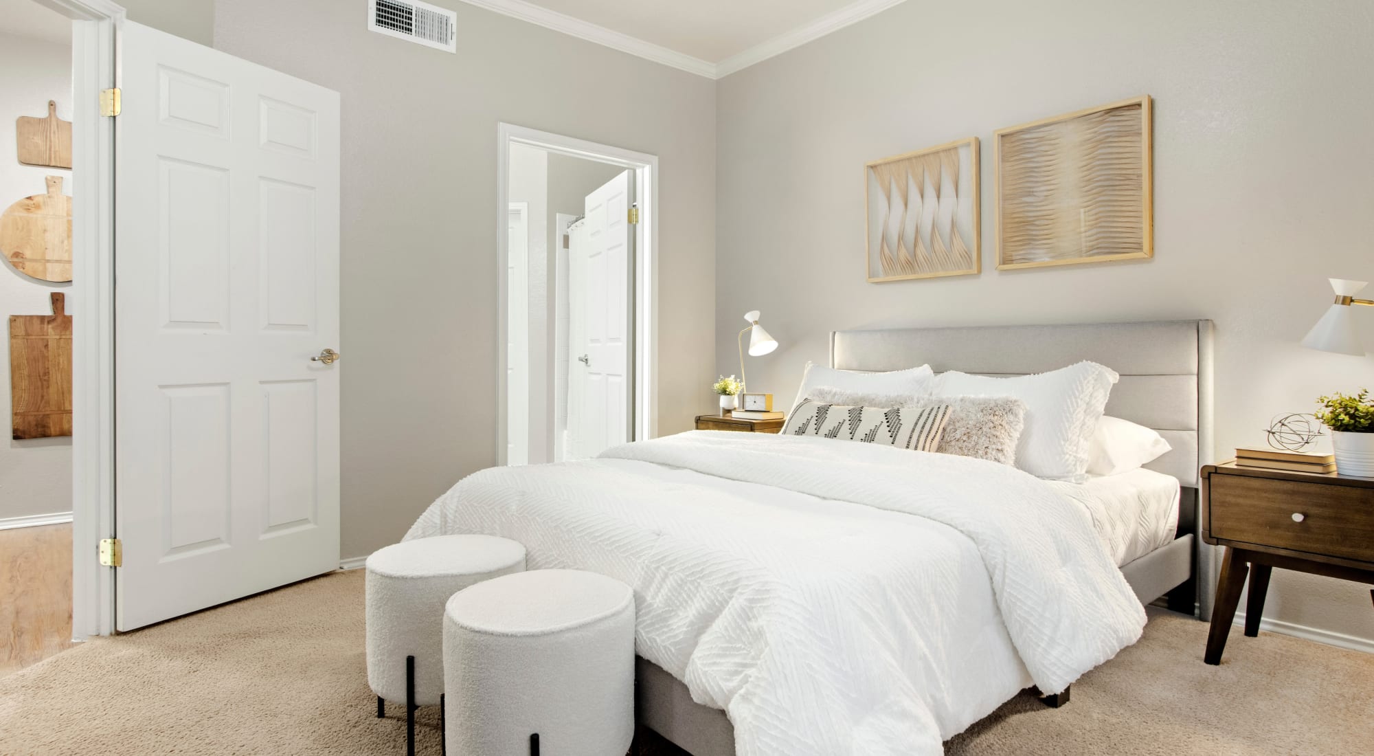 Spacious bedroom at Rancho Palisades in Dallas, Texas