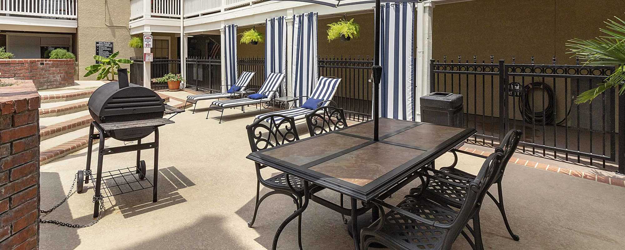 Upscale apartments at Lincoln Court Apartments in Dallas,Texas