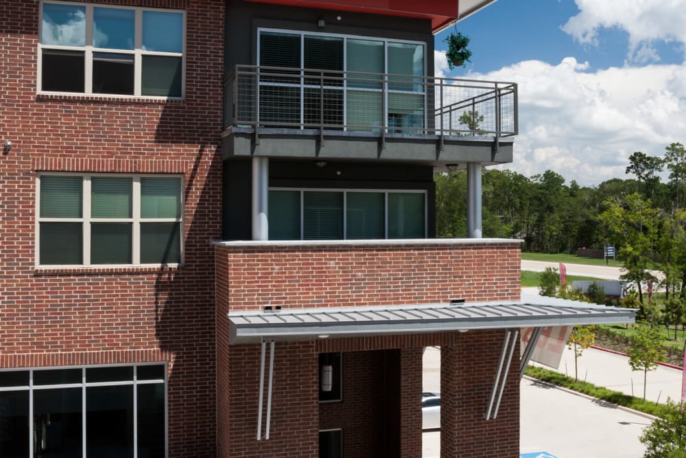 Exterior of balcony at Anatole at the Pines in Conroe, Texas