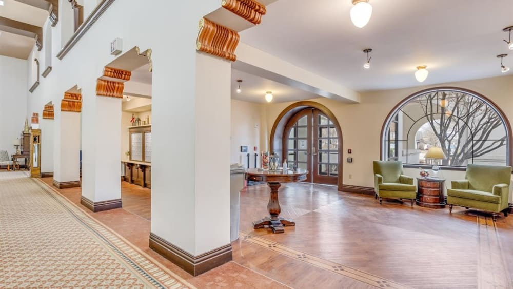 Main lobby and lounge at Oxford Vista Wichita in Wichita, Kansas