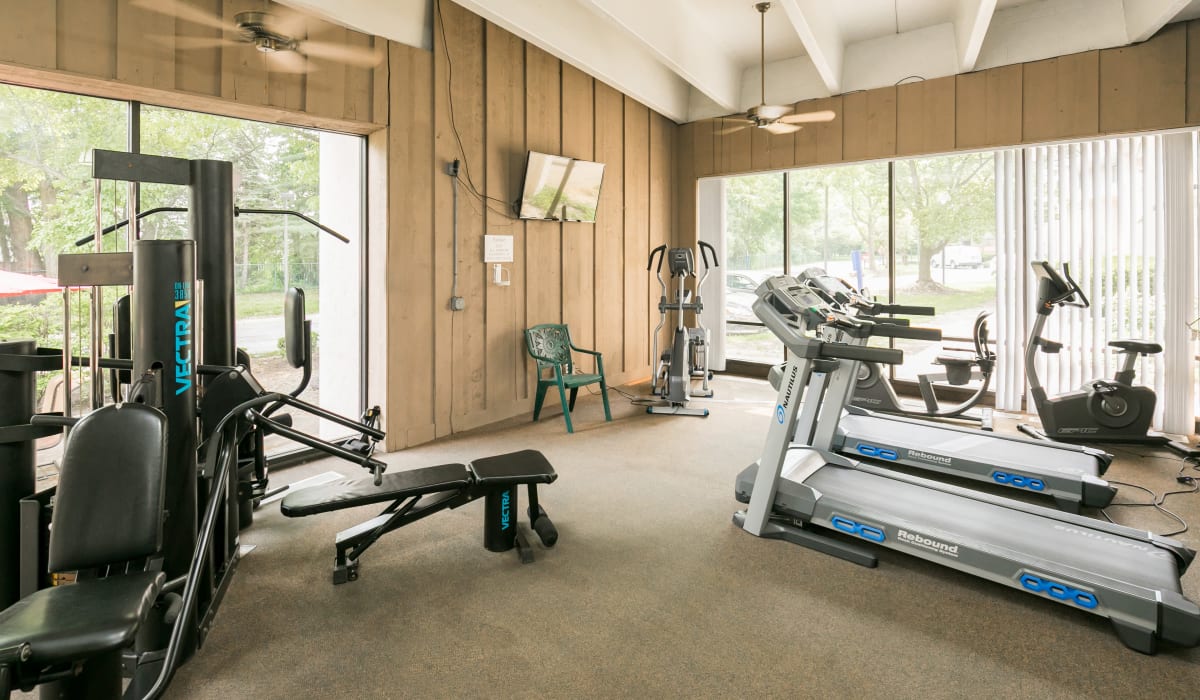 Photos of Presidential Apartments in Rocky River, OH