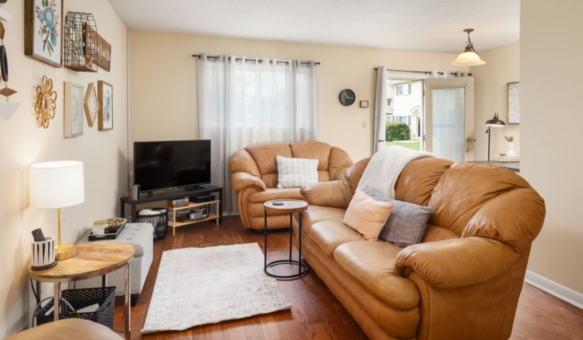 Living room at Ivy Green at the Shoals in Florence, Alabama