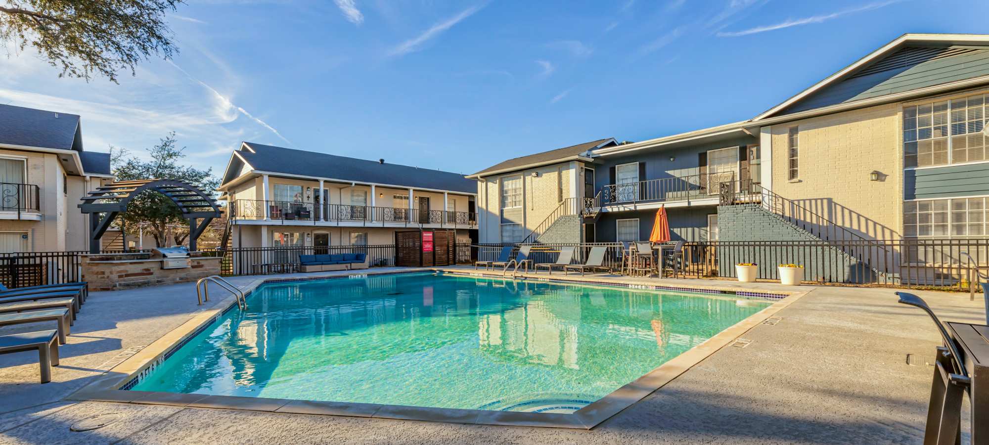 Apartments at Lockwood Heights in Richardson, Texas
