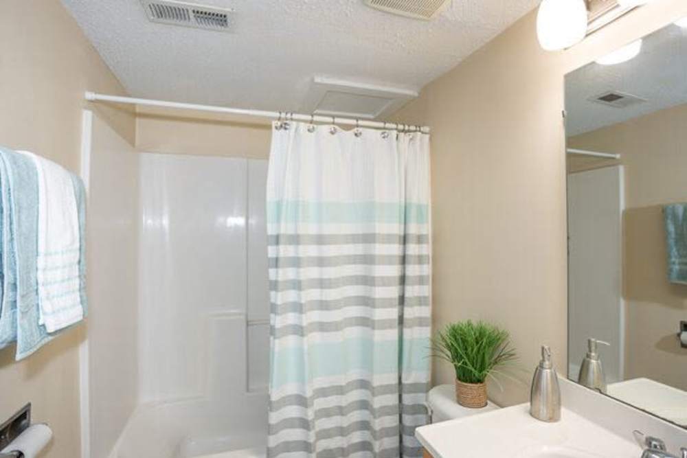 Bathroom with bathtub at Tiger Village in Columbia, Missouri