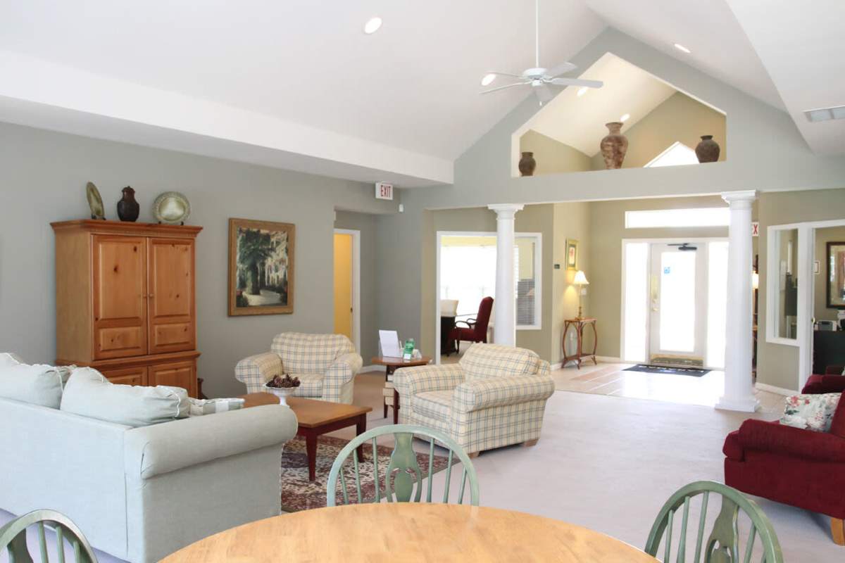 Walden Pond Apartments offers a wide variety of amenities in High Ridge, Missouri